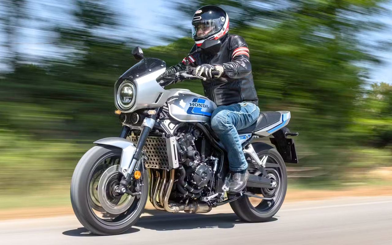 Kawasaki pensait tenir le néo-rétro avec la Z900RS, mais Honda arrive avec la CB1000F et ses 124 ch, 214 kg et 12 329 euros