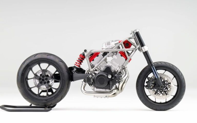 La Honda V3R 900 E-Compressor tombe le camouflage : sa version de route resterait très proche du concept suralimenté, d'après les images d'homologation