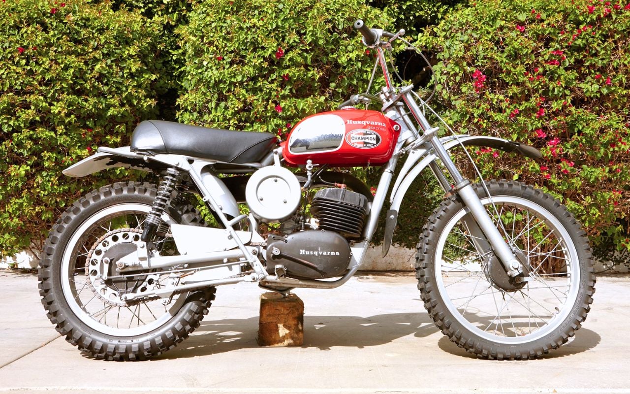 La Husqvarna 250 de cross de Steve McQueen, figure du film On Any Sunday, part aux enchères Bonhams sans prix de réserve