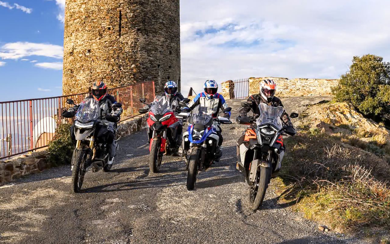 Le grand comparatif des maxi-trails : la BMW R 1300 GS devance la Ducati Multistrada V4 S, la KTM 1390 Super Adventure et la Triumph Tiger 1200