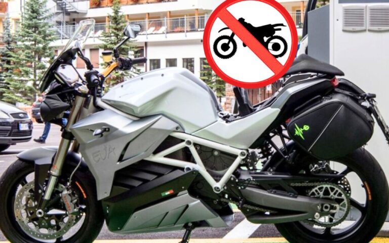 L'Inde interdit les motos essence à Delhi dès 2028 et déploie 30.000 bornes avec 300 euros d'aide, le Vieux Continent accuse le coup