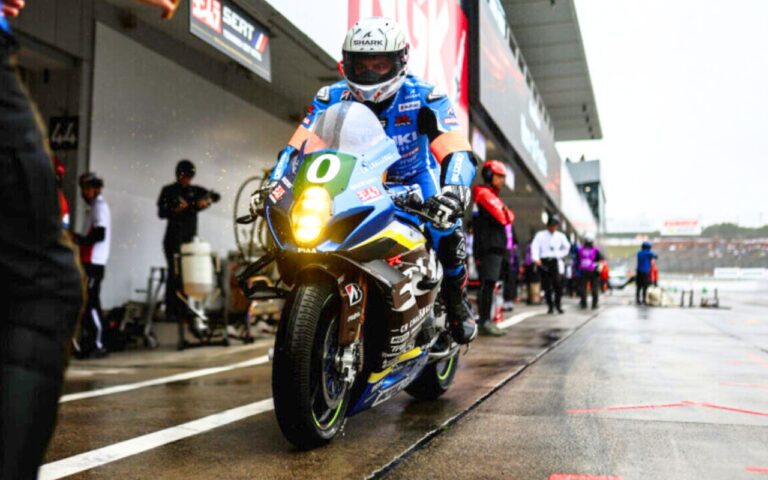 Sans carburant conventionnel, la Suzuki GSX-R1000R a quand même fini 7e aux 8 Heures de Suzuka devant des Honda CBR1000RR bien plus classiques