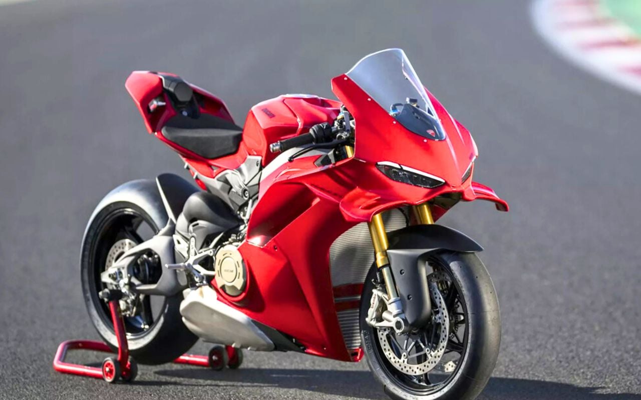Tout le monde pensait que Volkswagen allait céder Ducati, mais la réponse de Domenicali vient de clore le débat sans ambiguïté
