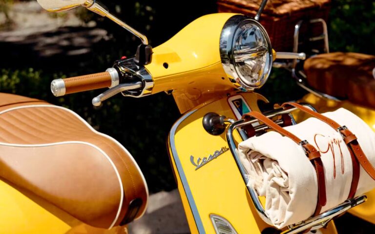Vespa pousse la Primavera 125 x Gigi à 12 000 euros et bascule du deux-roues vers l'accessoire de collection, un tournant assumé pour la marque