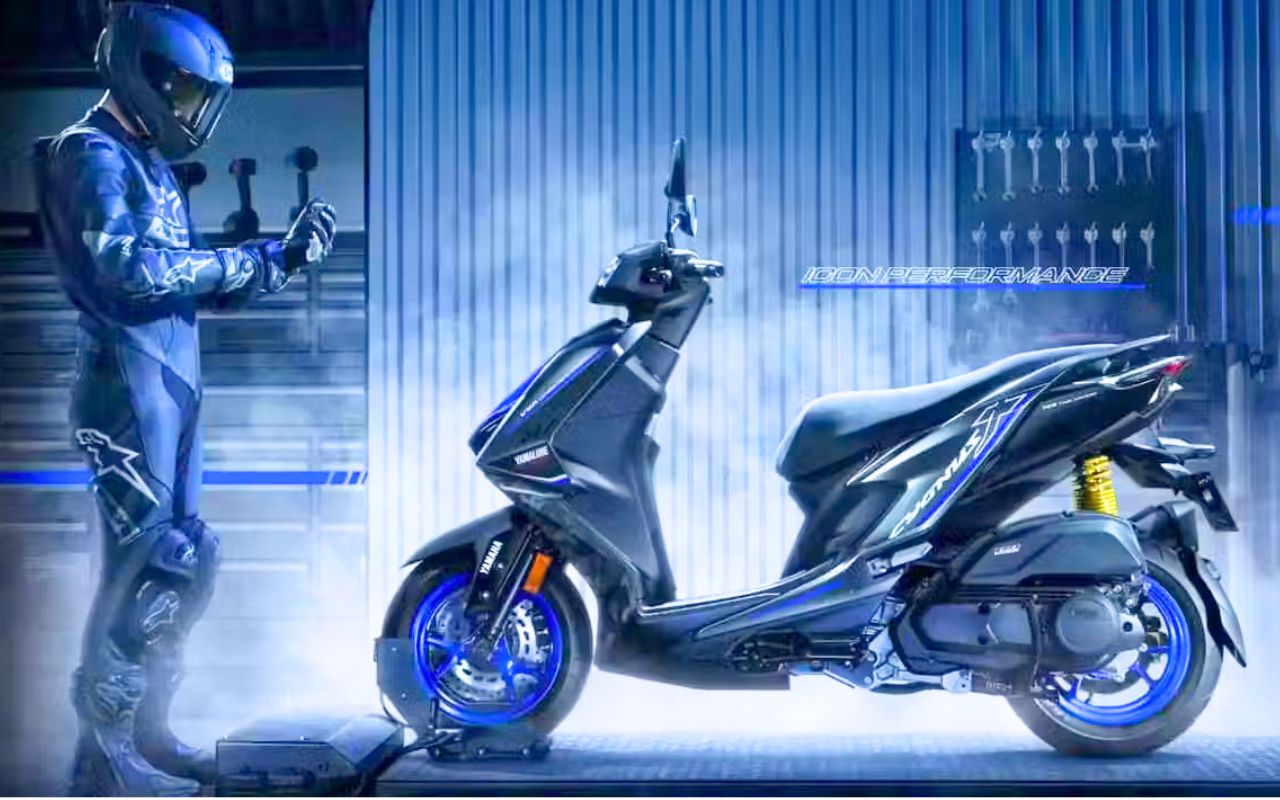 Yamaha limite son Cygnus X 125 à 800 exemplaires au Japon et lui offre la livrée de la R1M : la mini superbike débarque le 25 août