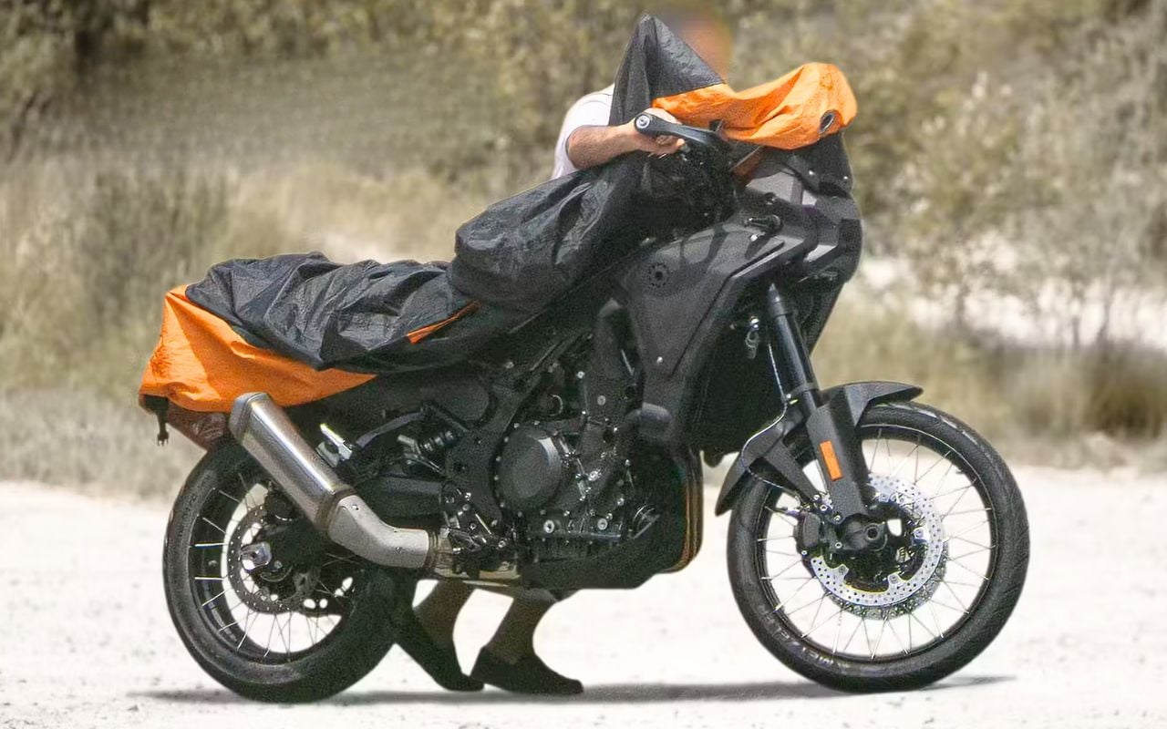 Cette future GS a été surprise sans l'élément qui identifie la gamme depuis toujours