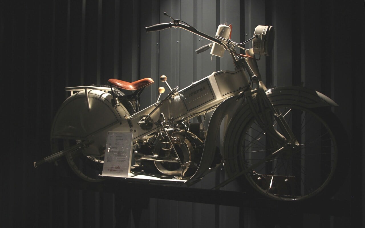 Cette moto allemande se démarrait à la manivelle, comme une voiture