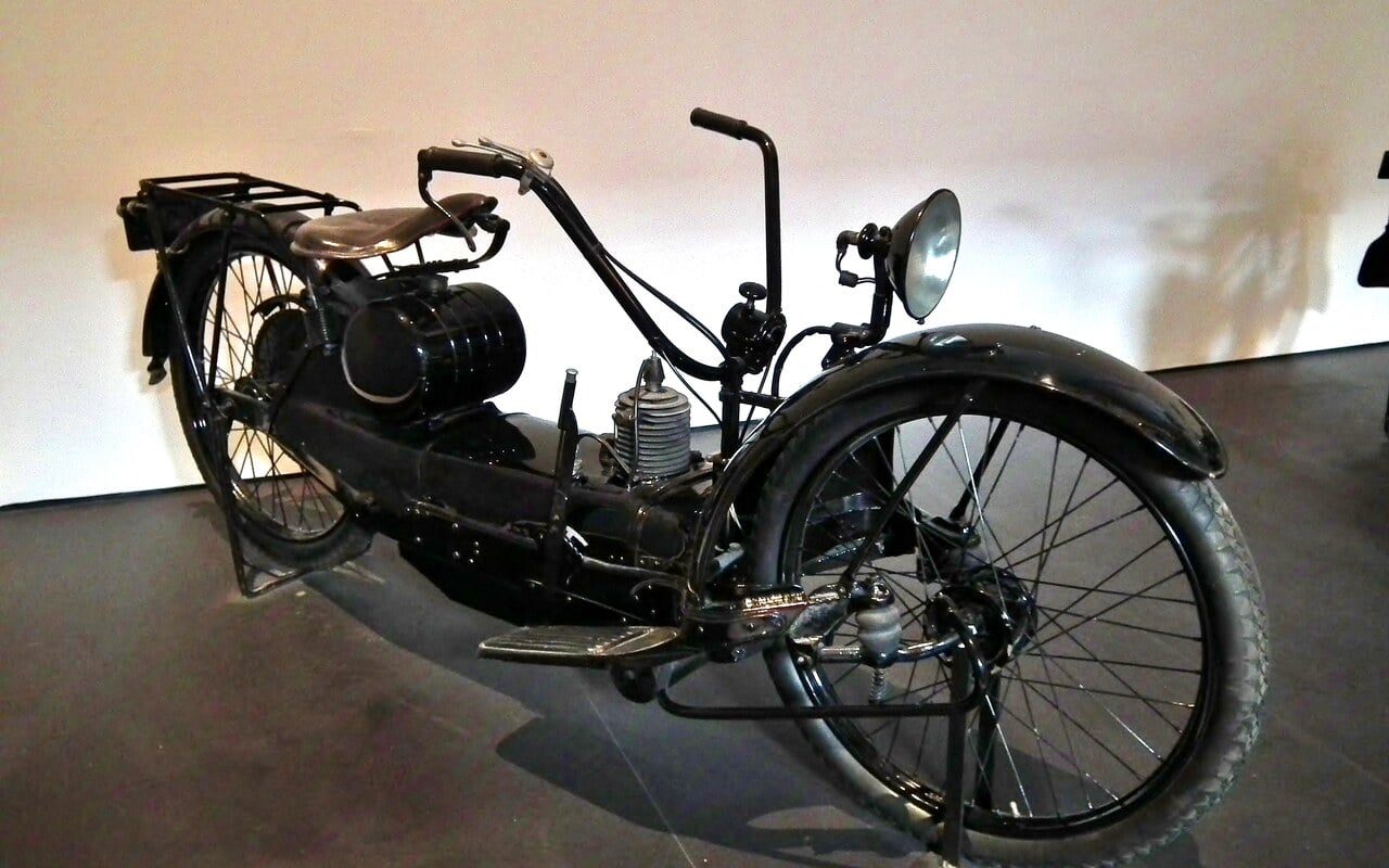 Cette moto n'avait ni fourche ni boîte de vitesses et elle s'est vendue par milliers