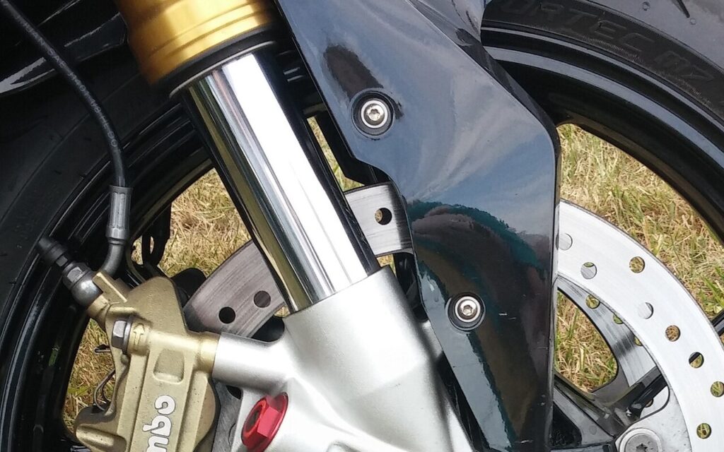 Le liquide de frein d&rsquo;une moto a une date de péremption qui ne figure sur aucun compteur