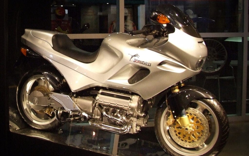 Le carrossier de Ferrari a raté sa seule moto, un V8 construit à quatre exemplaires