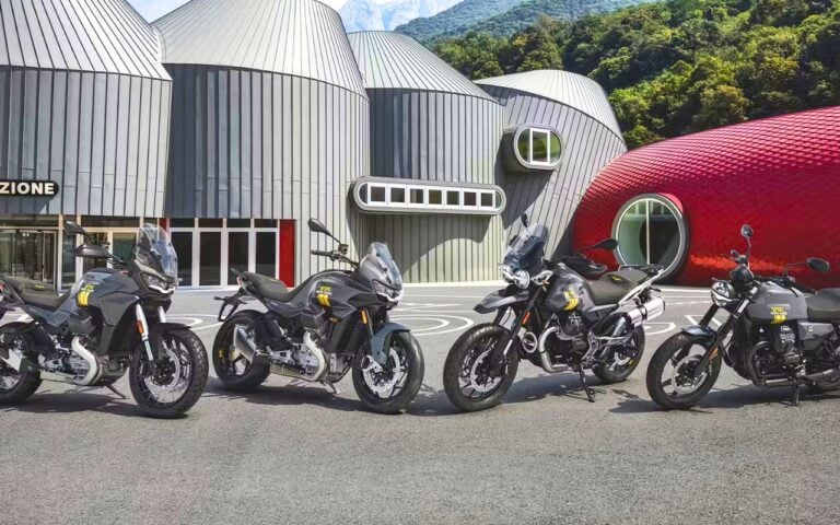 Moto Guzzi a peint quatre modèles aux couleurs de son usine rénovée