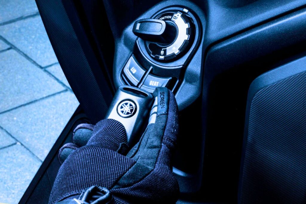 Yamaha XMAX 2025 smart key