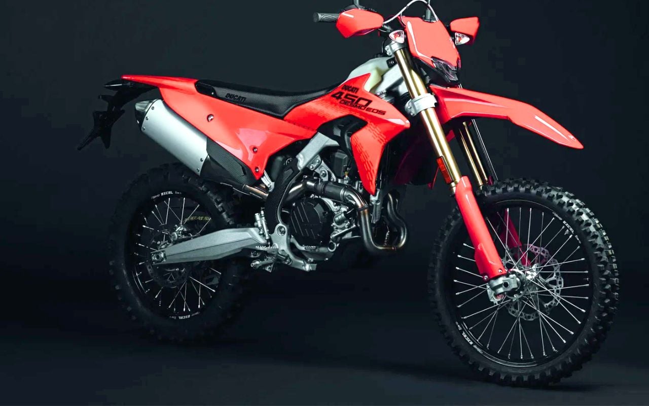 Ducati ose enfin ce pari que personne n’attendait : sa nouvelle Desmo450 EDS veut bouleverser l’enduro avec une technologie unique au monde