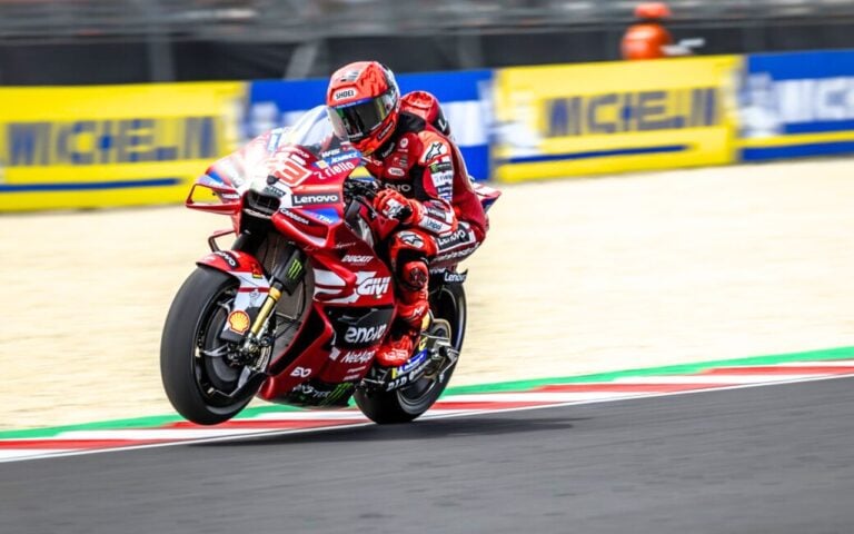 Marc Márquez écrase Pedro Acosta et Marco Bezzecchi dans une démonstration de force totale sur la Sprint du GP de Hongrie 2026 à Balaton Park