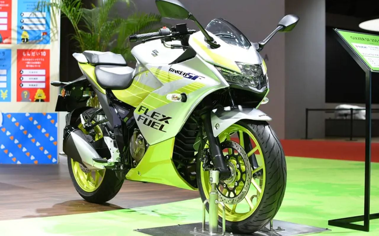 Ce carburant deux fois moins cher reste interdit aux motards français