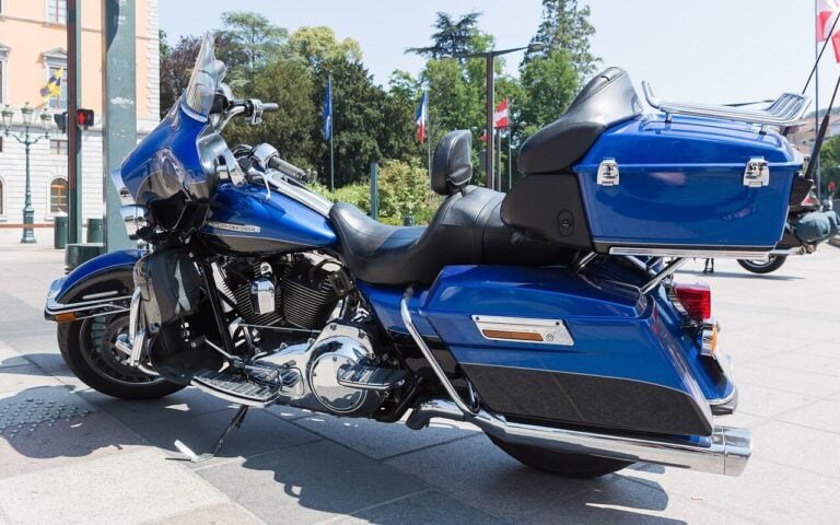 La dernière moto ayant appartenu à Elvis vient de refaire surface, et son prix donne le vertige