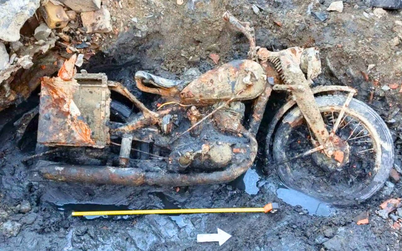 Engloutie dans le Danube pendant la guerre, cette moto en est ressortie presque intacte 80 ans plus tard