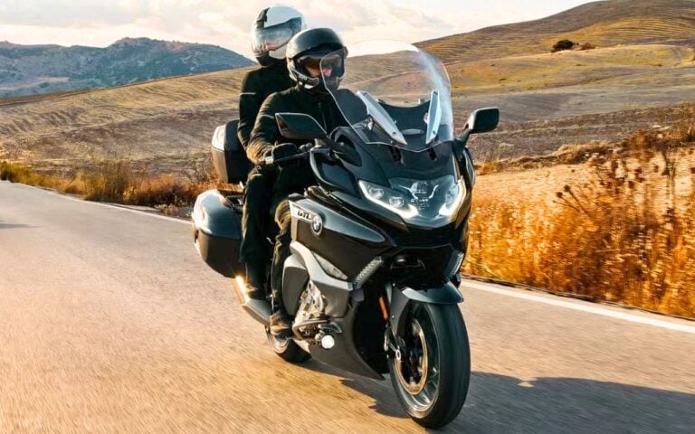 La Honda Gold Wing régnait sans partage sur les GT, la BMW vient bousculer cet ordre établi