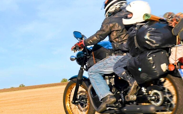 Le boîtier GPS devait disparaître face au smartphone, les motards ne l&rsquo;ont pas lâché