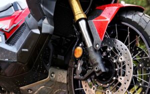 Peu de motos atteignent la puissance annoncée par ce scooter chinois