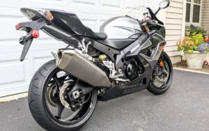 Suzuki vend encore aujourd’hui un moteur dessiné il y a 21 ans