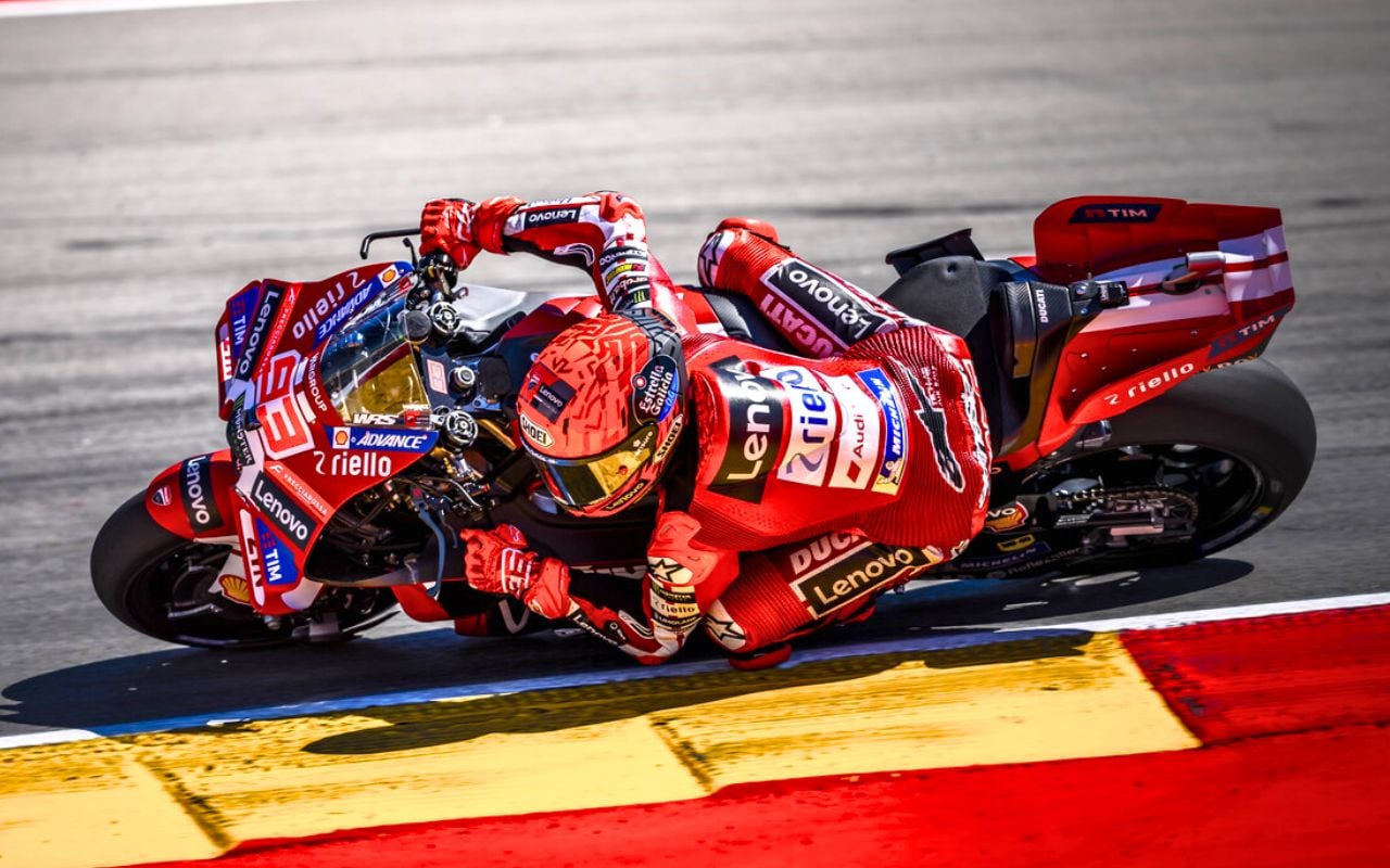 À plus de 300 km/h, Márquez n'a pas réussi à s'écarter de la moto voisine