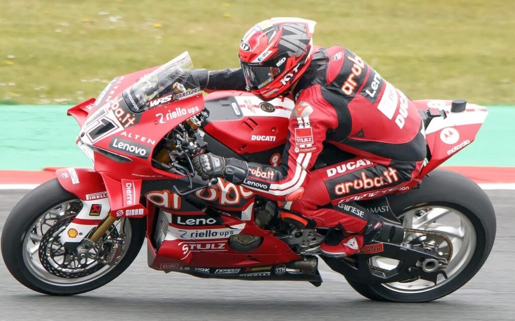 Le seul pilote qui connaît déjà la MotoGP de 2027 est tombé en la testant