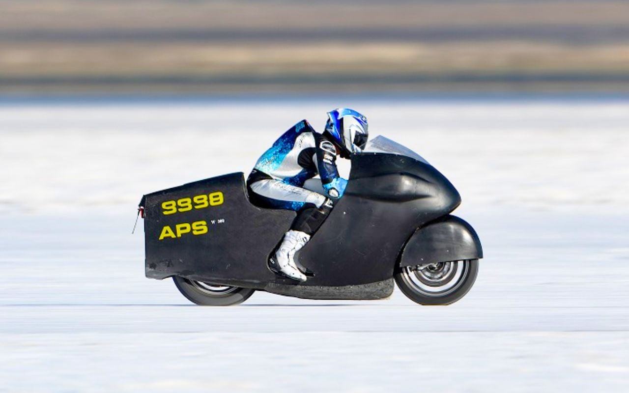 Ce prototype de 600 chevaux a frôlé les 322 km/h, un carénage recoupé lui a coûté le record