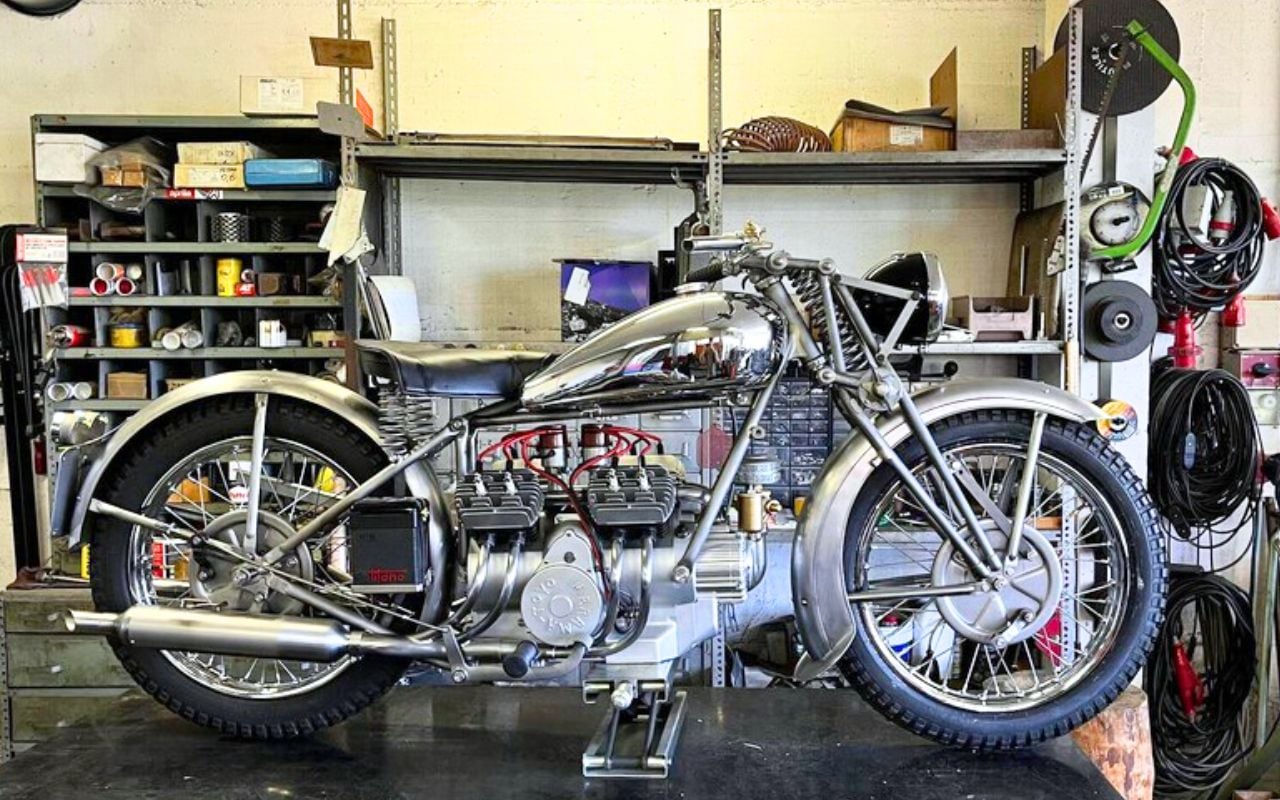 Ce V8 de moto n'a peut-être jamais tourné, une réplique le fait marcher aujourd'hui