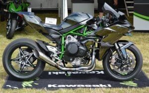 Kawasaki vend 58 000 euros une moto refusée par la plupart des circuits