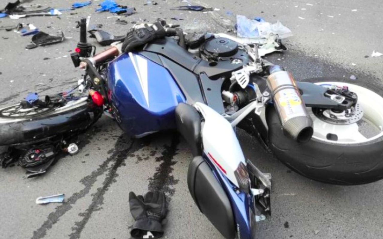 Sans casque ni permis, il obtient 500 000 euros, et le principe existe aussi en France